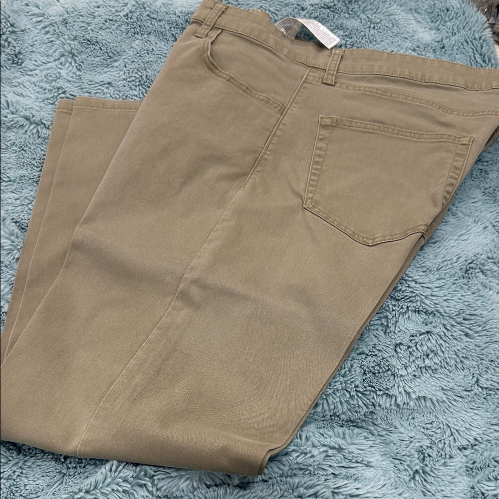 Dockers Men's Khaki Chinos